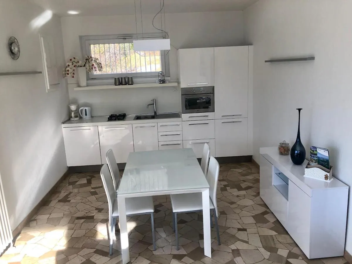 فيلا Bellavista Brezzo 0*,  إيطاليا